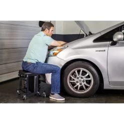 Powerbuilt 2-in-1 Low Creeper Seat / Roller Stool 7 Powerbuilt 2-in-1 Low Creeper Seat / Roller Stool -Powerbuilt Shop 240298 usage 13 1800x